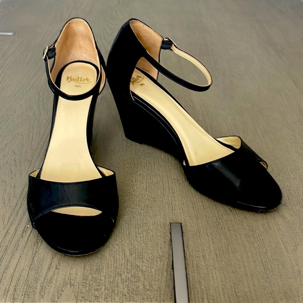 Leather sandals- wedges - Butter